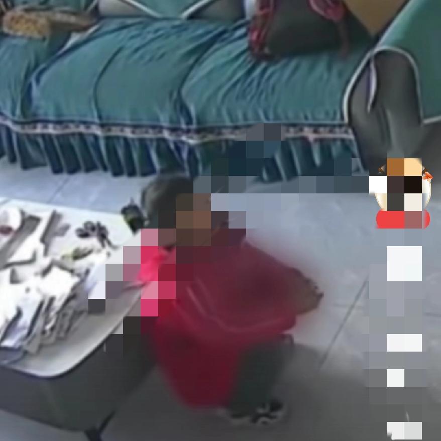 叫警察叔叔来问你这句话从玩具店老板口中说出时，谁能想到，会成为压垮7岁孩子的最