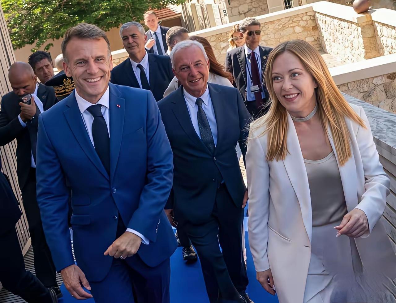 G7峰会刚散场，梅洛尼和马克龙又凑到一起了。掐指一算，峰会结束后，俩人已经安