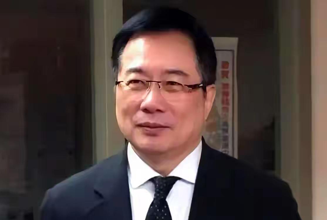 蔡正元“三中案”终尘埃落定，法院就其侵吞2.8亿新台币一案作出终审判决，判处其3