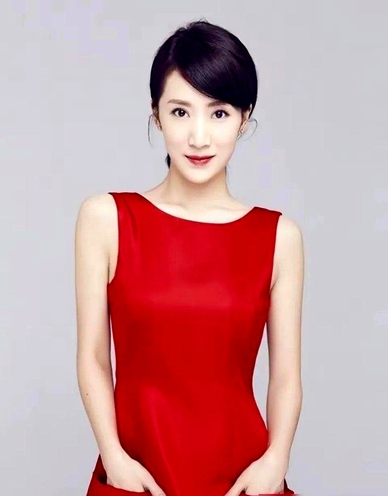 “海藻”和“宋思明”拍完《蜗居》后，整整9年没联系过。直到李念去《我的体育老师》剧组探班导演林妍，才