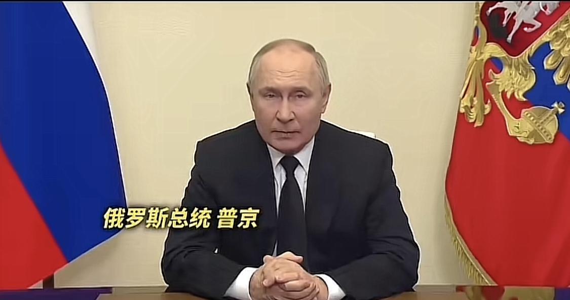 俄罗斯政府决定，取消原定于7月27日的海军阅兵式，主要原因是基于安全考虑。目前