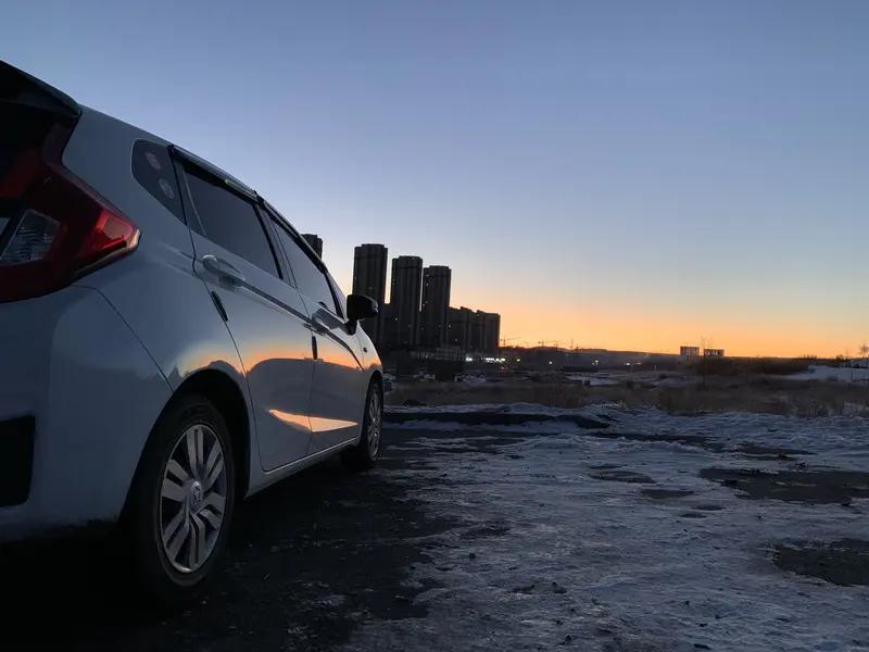 我有个同事说，他现在最后悔的事情就是频繁地换车，我这个同事今年51岁，他已