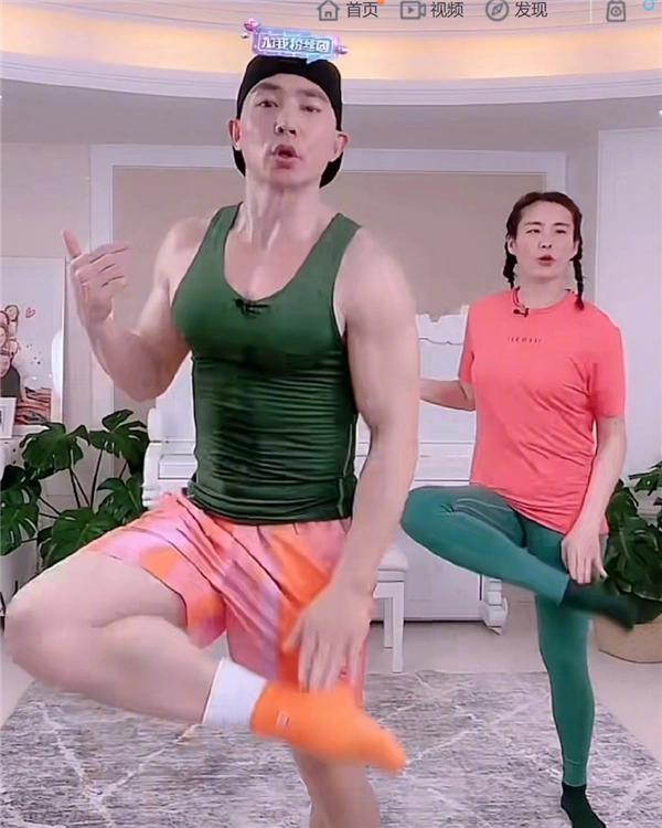 终于弄明白了， 为什么刘畊宏直播间的人越来越少了，真不是因为带货，问题就出在