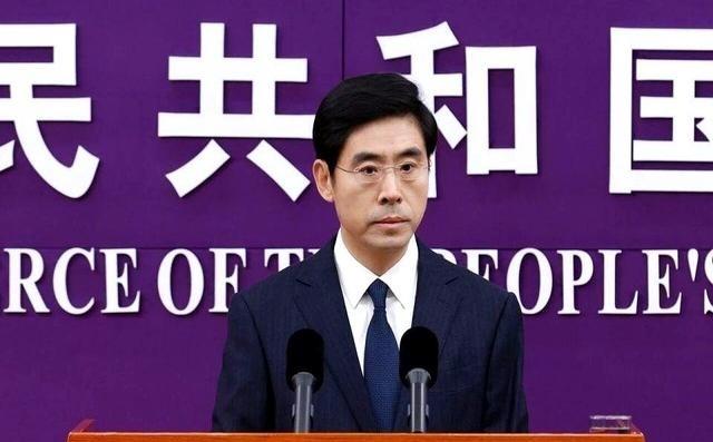 想把整个公司，连人带技术，打包20亿美金卖给美国人。你以为跑到新加坡注册一下，换