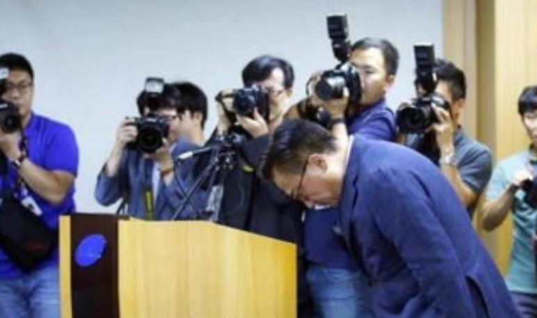 三星工人没罢成，但奖金拿得真香5月22日，韩国三星终于把一场可能的大罢工按了下