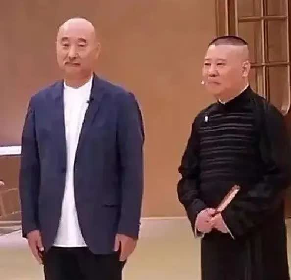 京剧博士孙佳良可真“忙”啊！喷完郭德纲，又怼陈佩斯，这到底咋回事呢？娱乐圈就