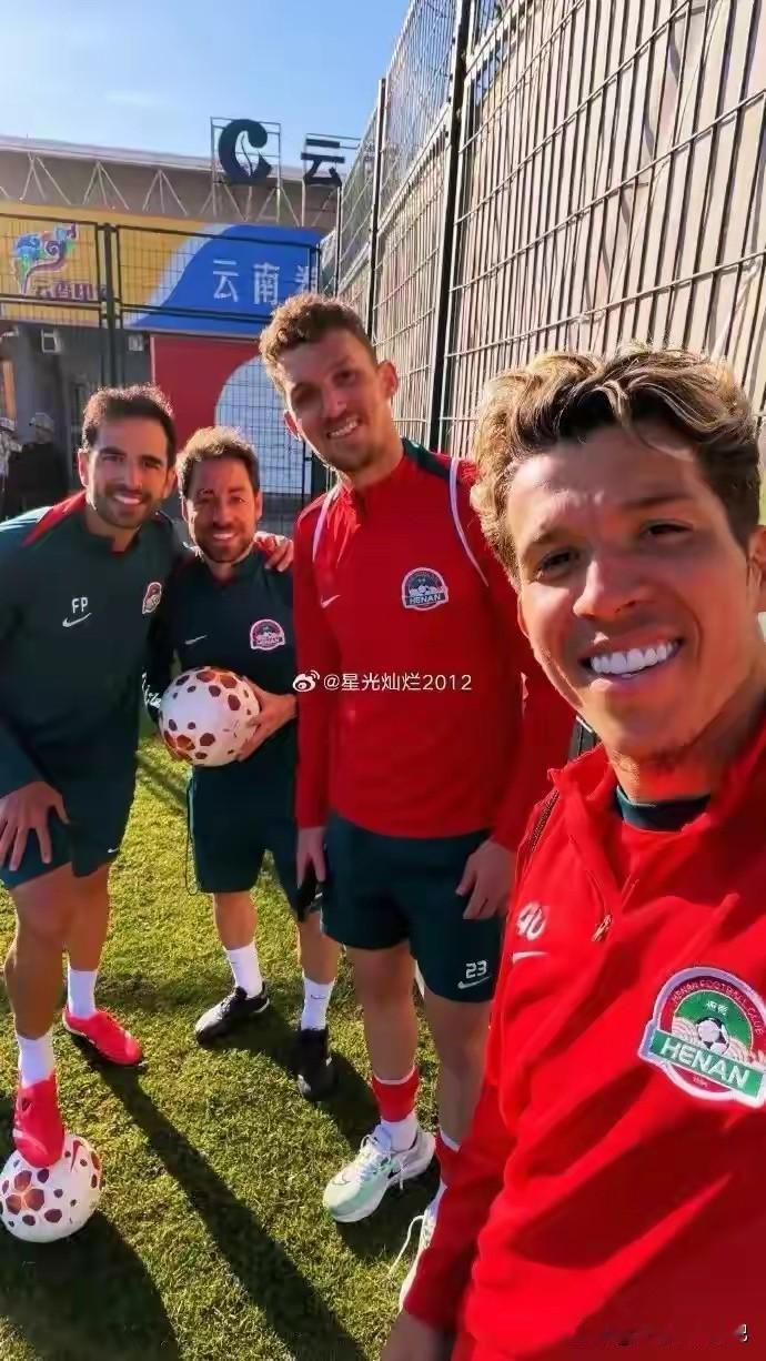 热身赛河南5-1大胜苏州东吴！河南队跟苏州东吴进行了一场热身赛，凭借姆布拉的进