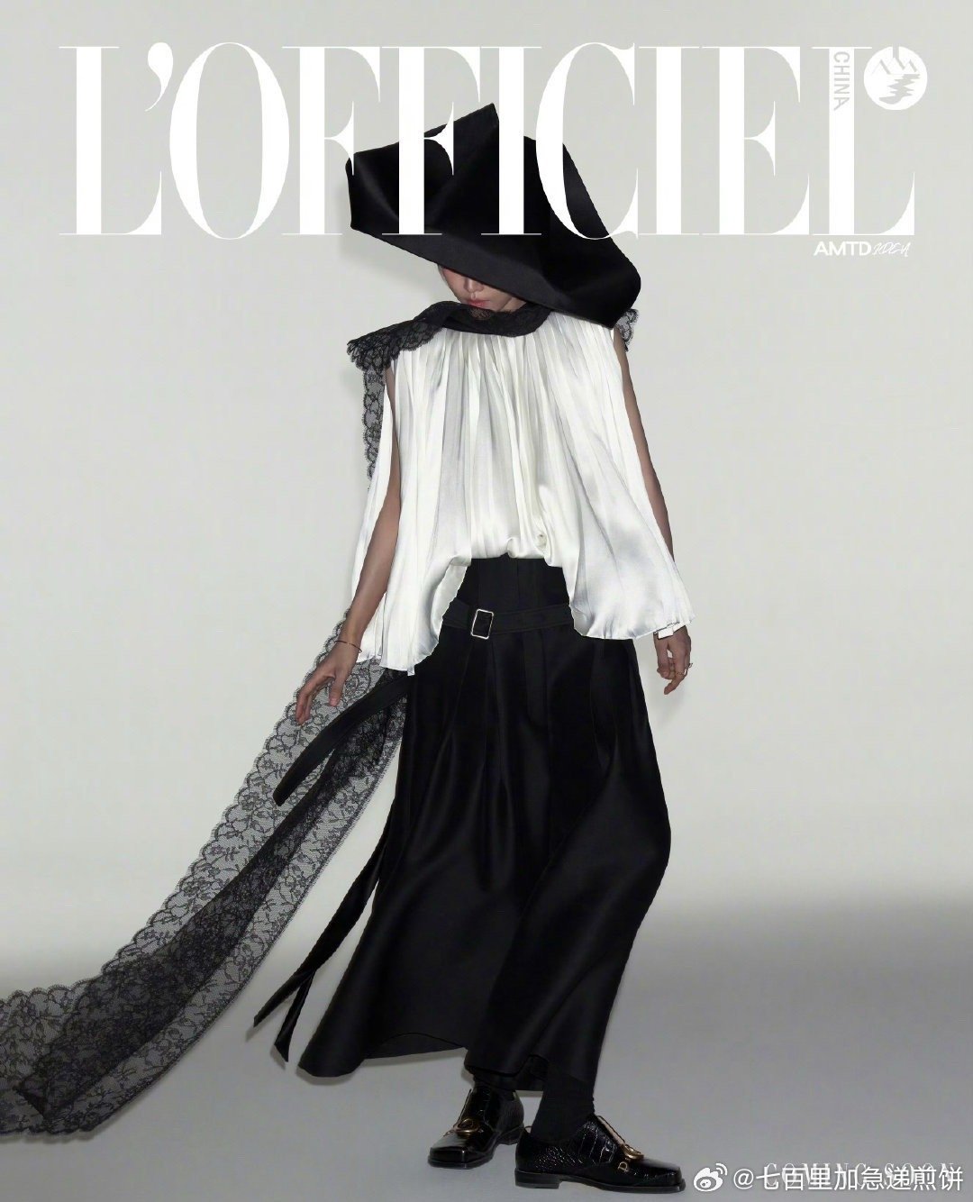 刘雨昕x时装L'OFFICIEL三月号封面预告，dior造型加持，现代先锋