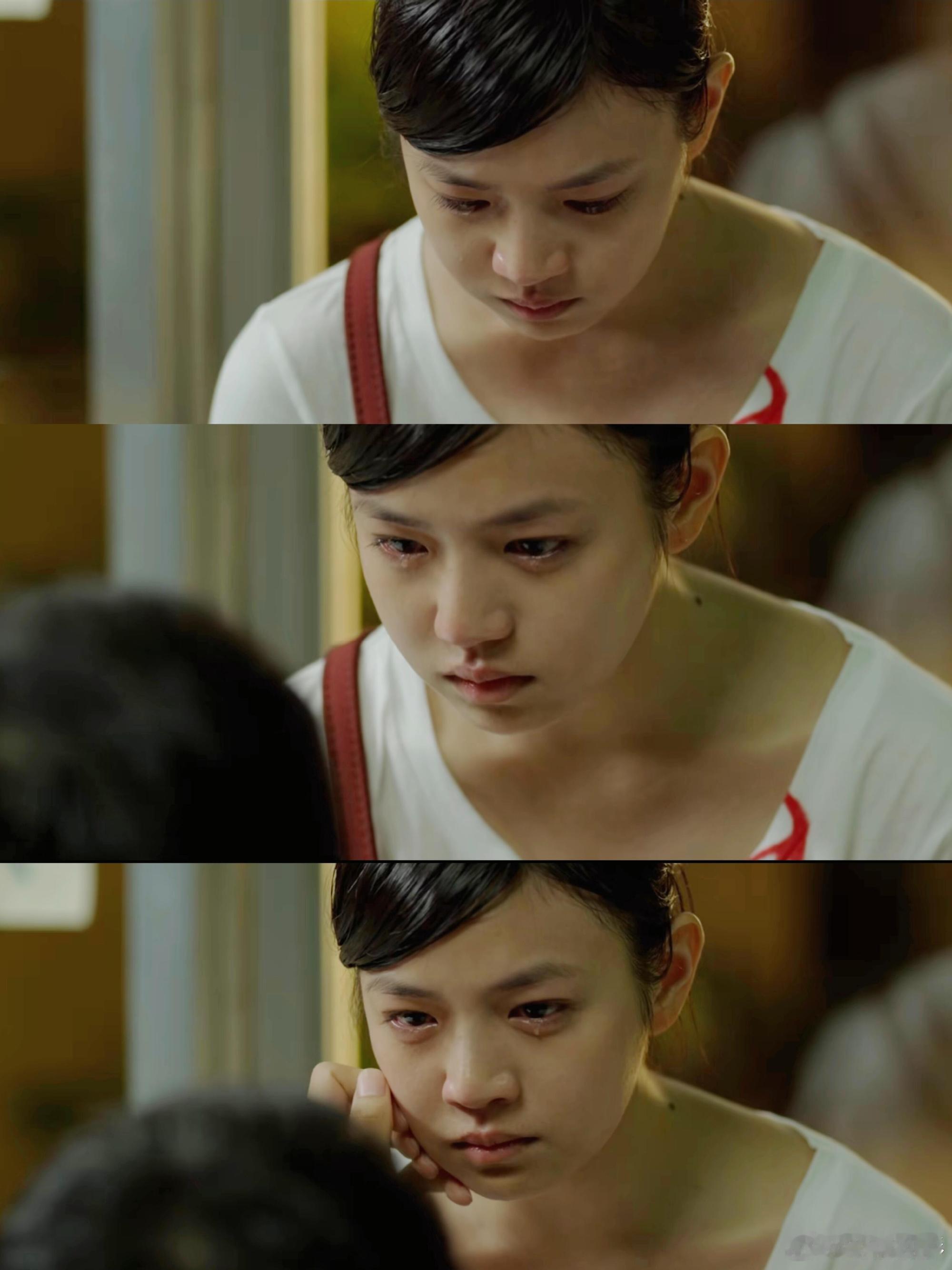 陈妍希这46秒梦回13年前的沈佳宜一个镜头，仿佛穿越回那些年。她的表演细腻自然