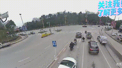 再一再二不再三，男孩硬闯鬼门关。交通安全警示教育视频，男孩骑车横冲直撞，肆意连