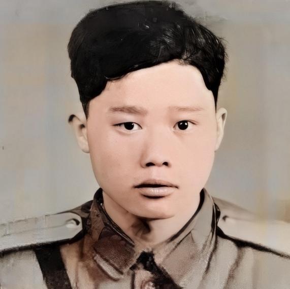 1951年1月28日，志愿军战士潘天炎因为生理需要去附近的草丛解决，回来后却意外