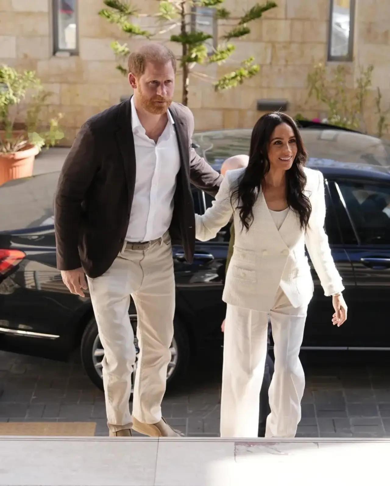 梅根和哈里这一次的花费，应该会“肉痛”吧！为何？因为他们被邀请去了约旦，参加了