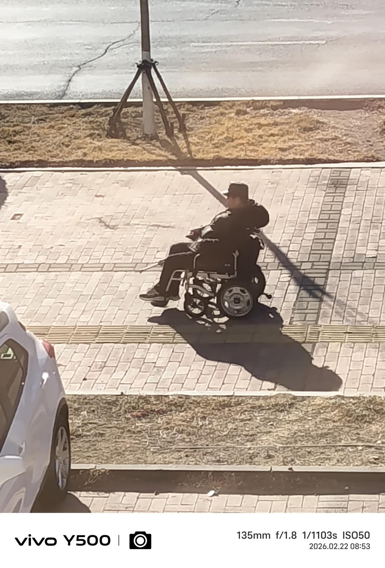 有人的幸福大于有钱的幸福，其实人老了对物质的需求越来越少，大多数老人物质生活基本