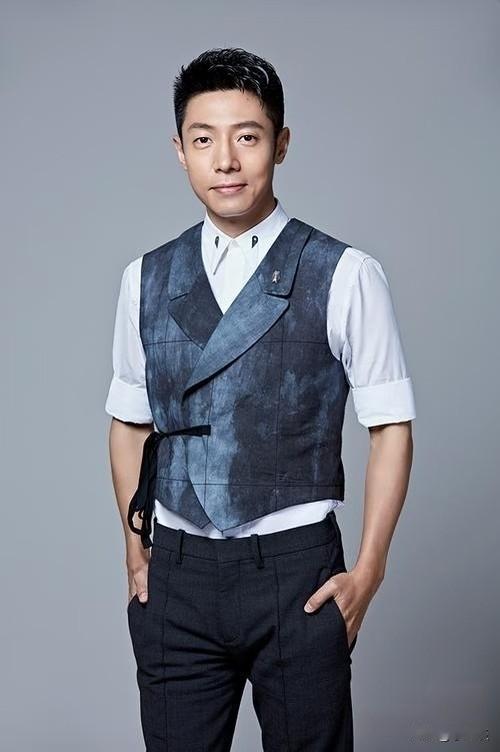 撒贝宁又拿奖了！就在4月28日表彰大会上。央视那么多厉害人物，除了康辉和敬