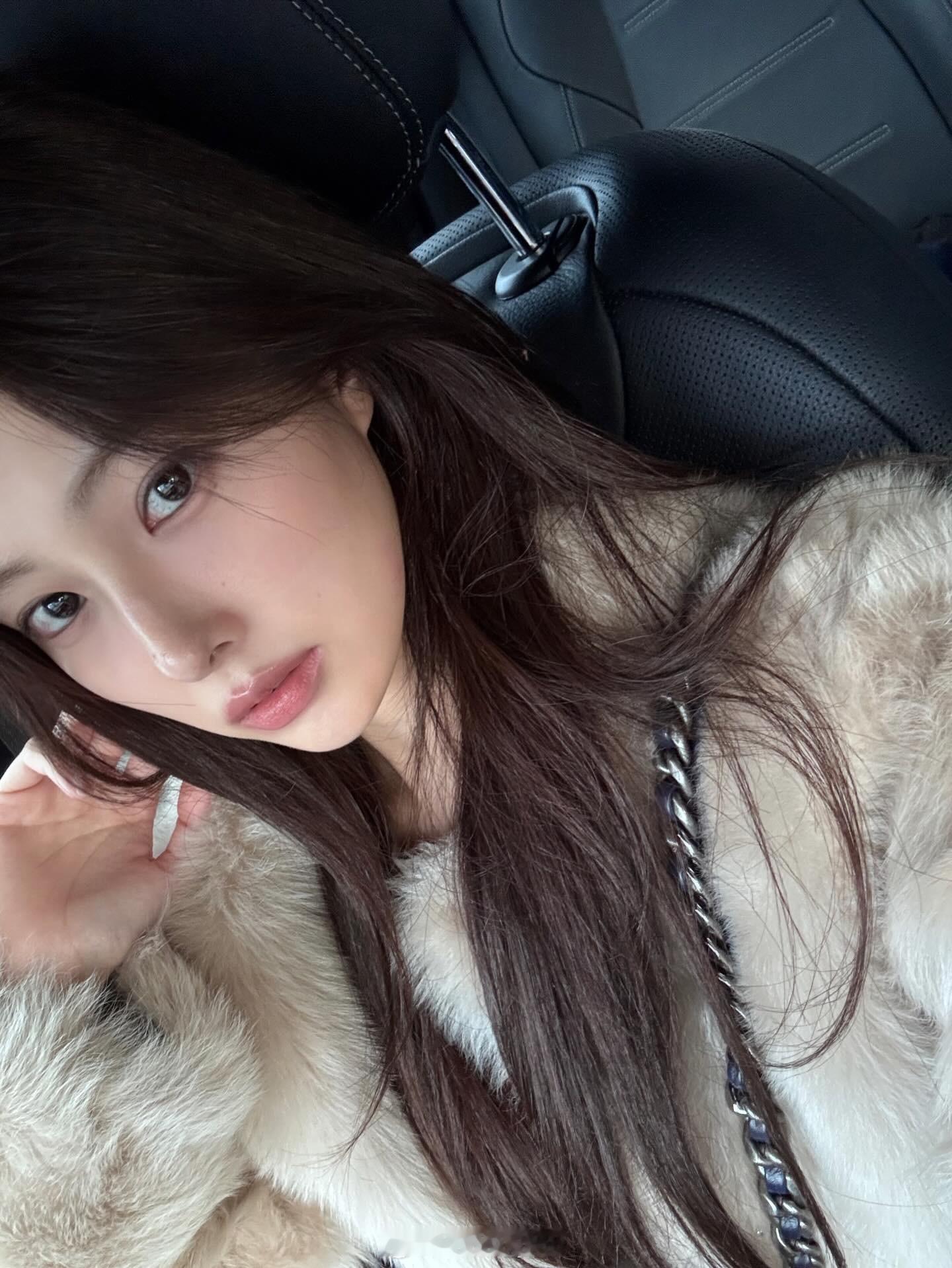 姜惠元ins更新🎄