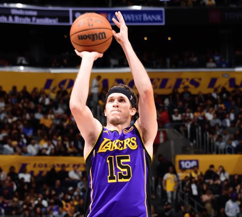 湖人休赛期这是又想白捡吗？根据TheAthletic记者Buha透露，湖人不