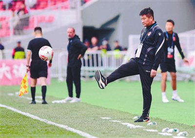 下轮主场平局就冲超!