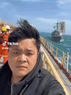 霍尔木兹海峡：美国军舰给中国轮船护航？中国海员“王子归来”在TikTok上