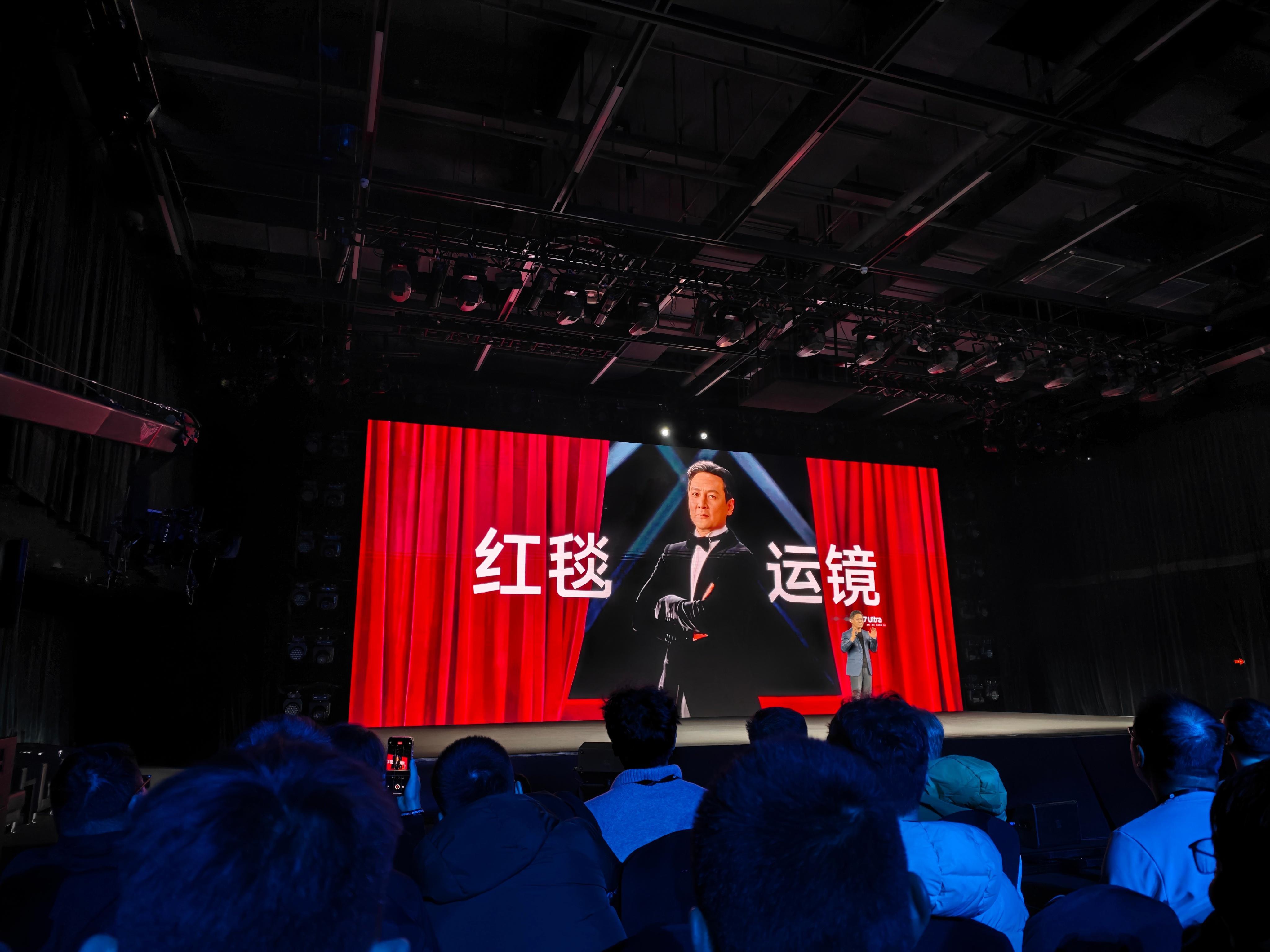 谁拍，谁就是吴彦祖😎这个红毯运镜不是后期的，就是手机直接实拍