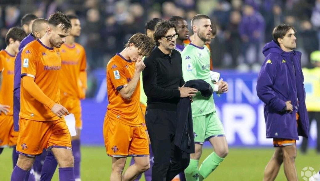 🇮🇹佛罗伦萨又要换帅当时皮奥里和尤里奇一块下课，人家亚特兰大选择的帕拉迪