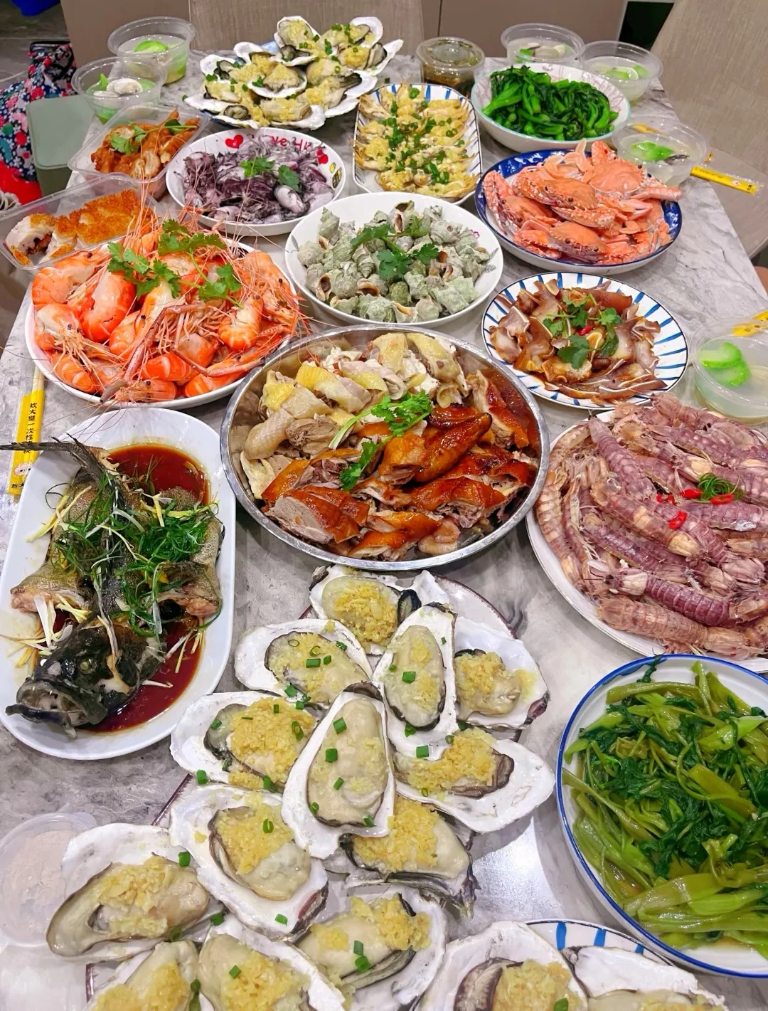 广东人的餐桌，离不开鸡鸭鹅，加上海鲜和青菜！
