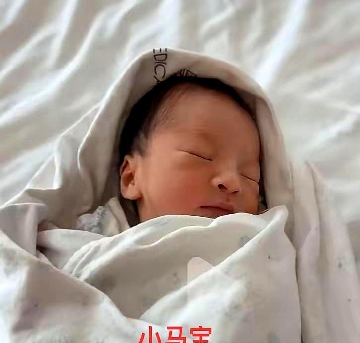 每月不干活，零花钱照拿19年，这种日子你想过吗？汪小菲的父亲王兆采就是这样。