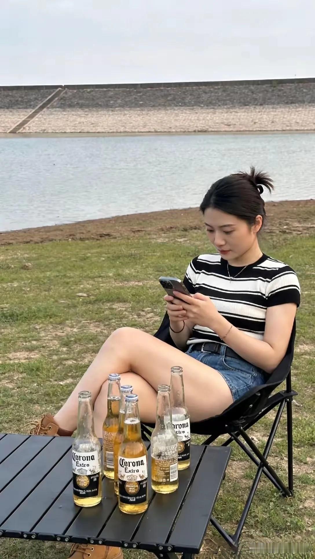 认真工作，穿搭精致，好好吃饭，言语得当，保持谦逊，避开纷争，奔赴目标。