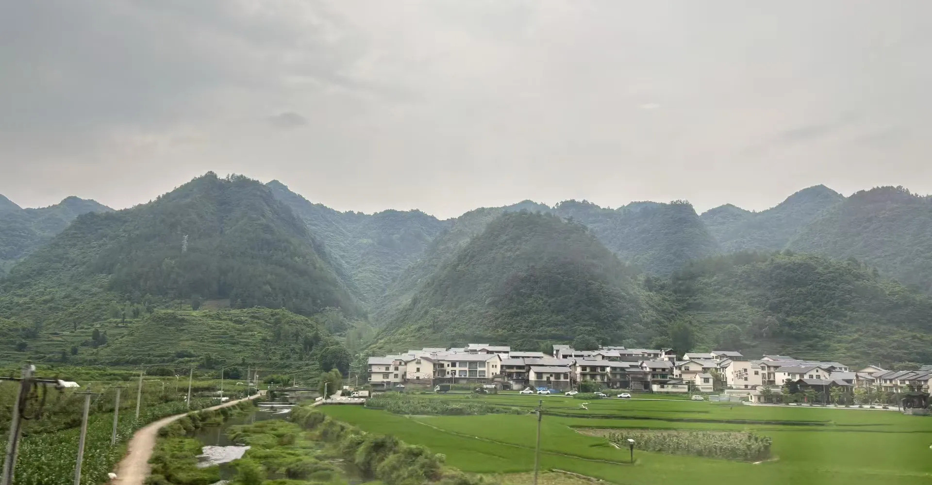 AI有保质期？中美开战谁能赢？嘿，你有没有想过，如果中美