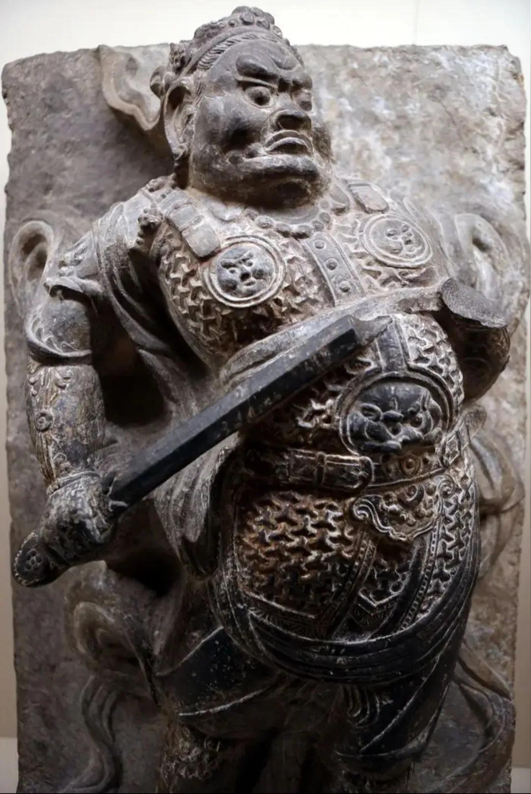 赵匡胤在选拔禁军时，对士兵的体格要求极严，而且将士兵的饷银与体格直接挂钩。禁