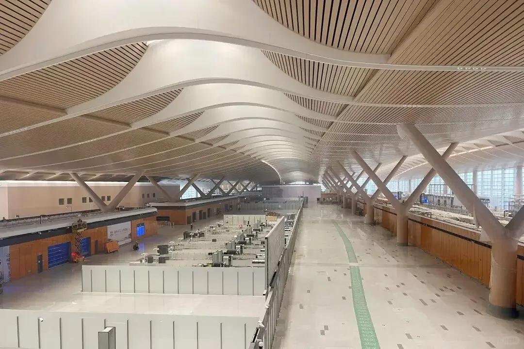 还有2个月就要开通运营，福州机场二期航站楼装修基本接近尾声