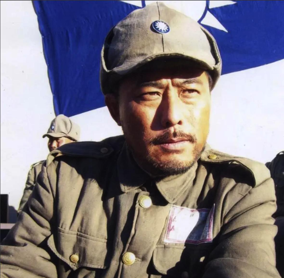 1948年12月，解放军攻入新保安，35军军长郭景云连开两枪：一枪击穿副军长军帽