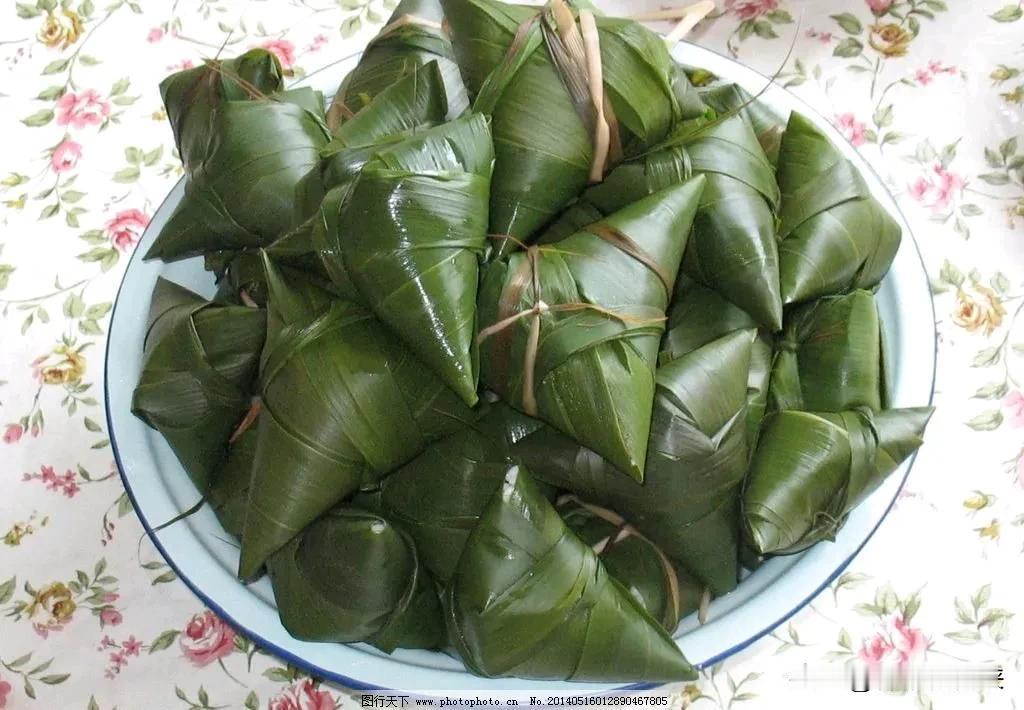 端午节快到了，可以吃粽子了。正如豆腐脑有甜咸之分，粽子也有甜咸之分。有趣是，江