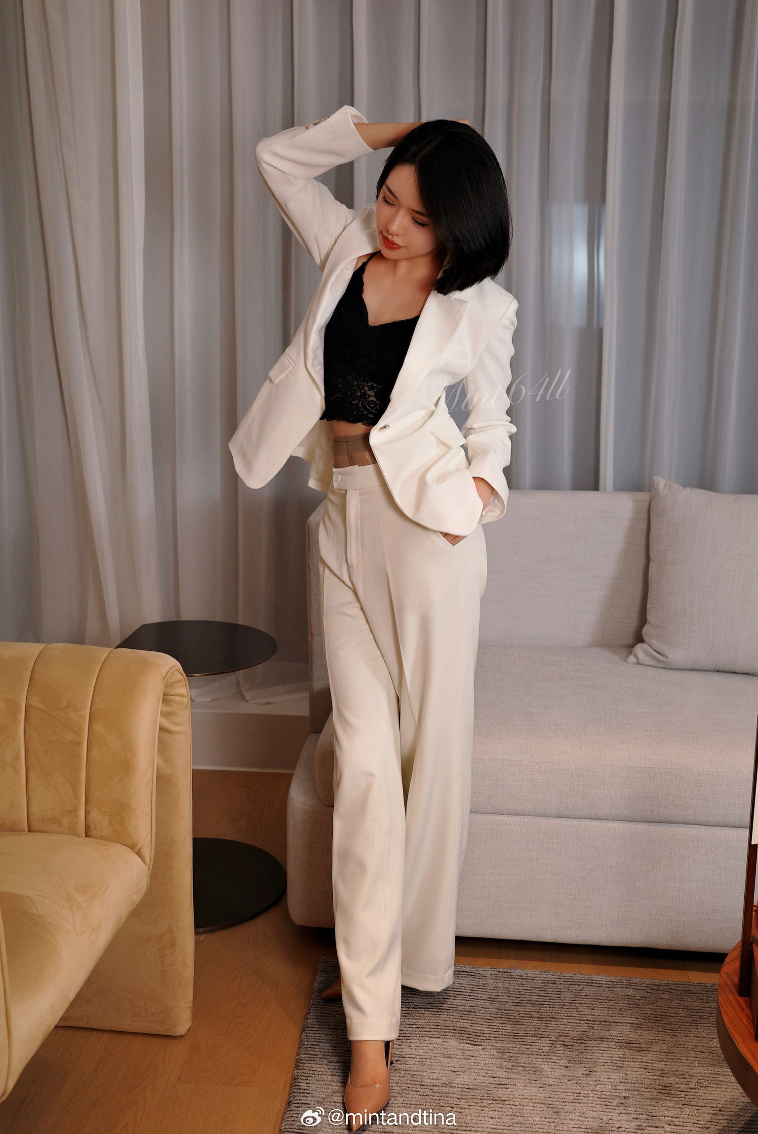 早几年喜欢一身黑，这两年反倒着迷一身白更矜贵也更舒展ootdmintandti