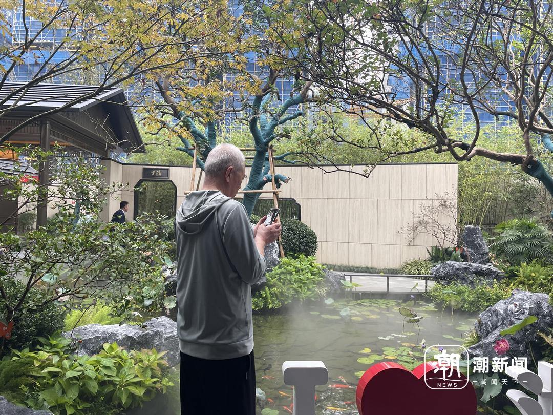 西湖享老记 | 83岁“开心果”的养老新生活: 把晚年过成大学时光