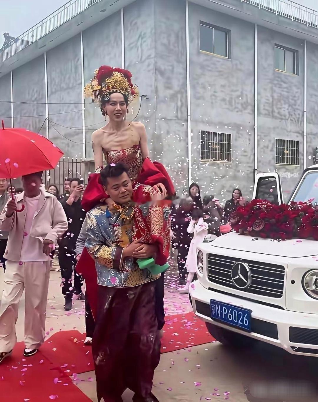 天呐！太瘦了！这是我见过最瘦的新娘，没有之一​​​