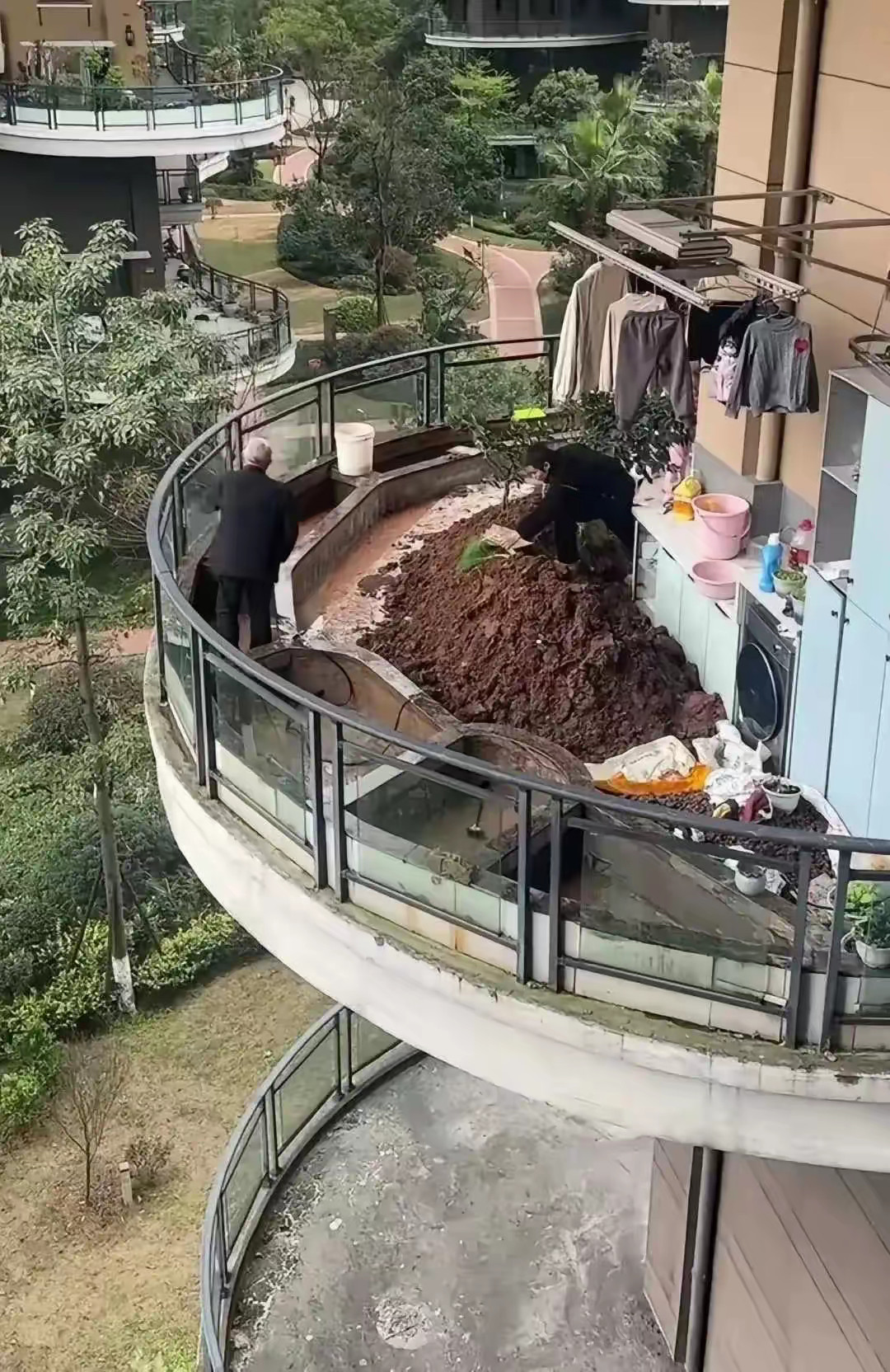 这阳台的承重能力行吗？​​​
