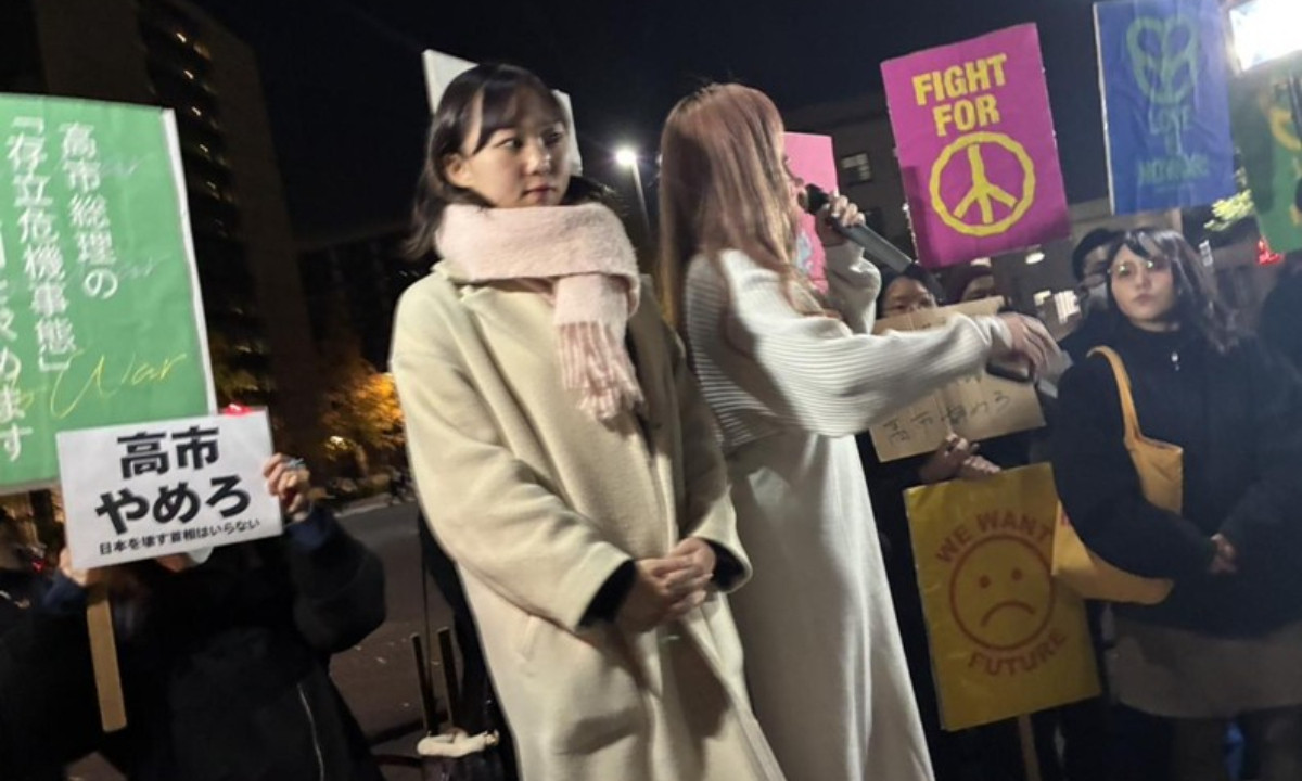 近期的确有不少日本民众要求高市早苗撤回挑衅言论，且有着抗议民众越来越多的趋势。有