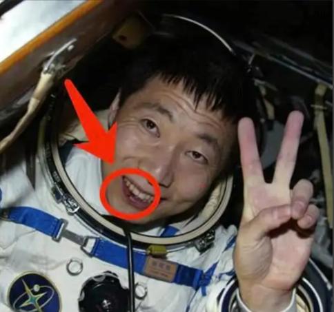 杨利伟为什么后来再也没有登天？其实，他能够活着回到地球就已经是万幸，在他攀登太空