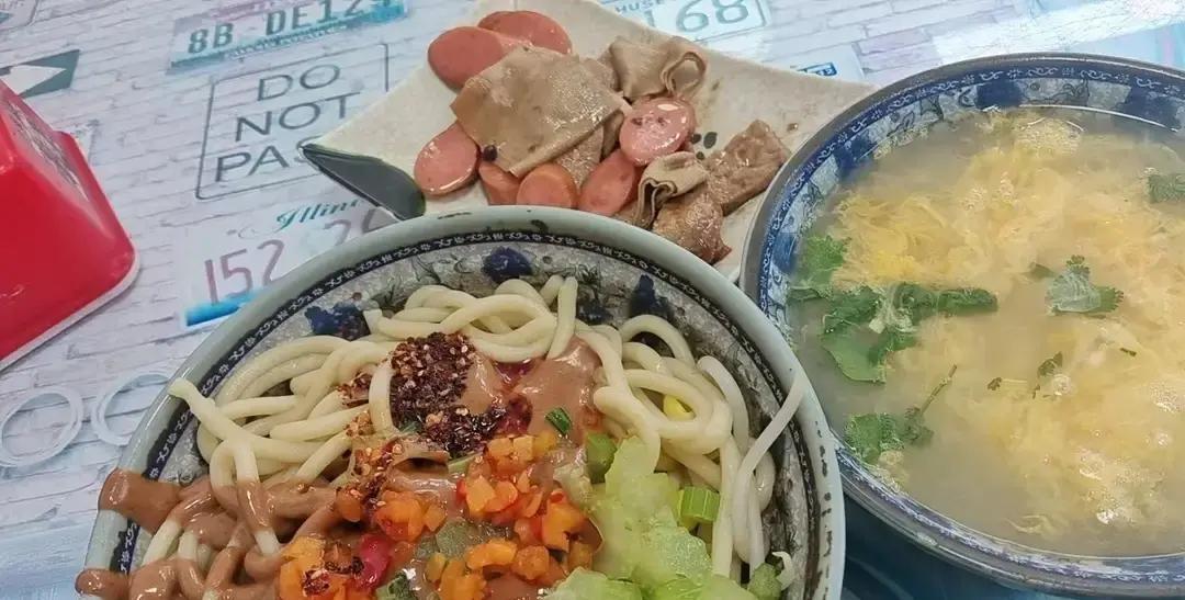 40岁离异博主在抖音晒分手。男友在她生日只发一句快乐，连99红包都没有。她