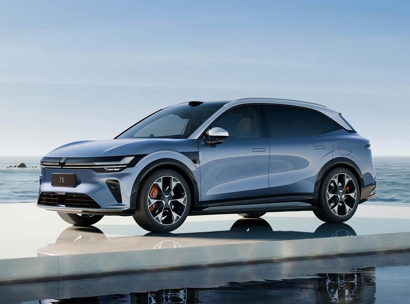 22.98万起！极氪7X上市：后排配电动躺椅+智慧屏，充电10分钟能跑500多公里