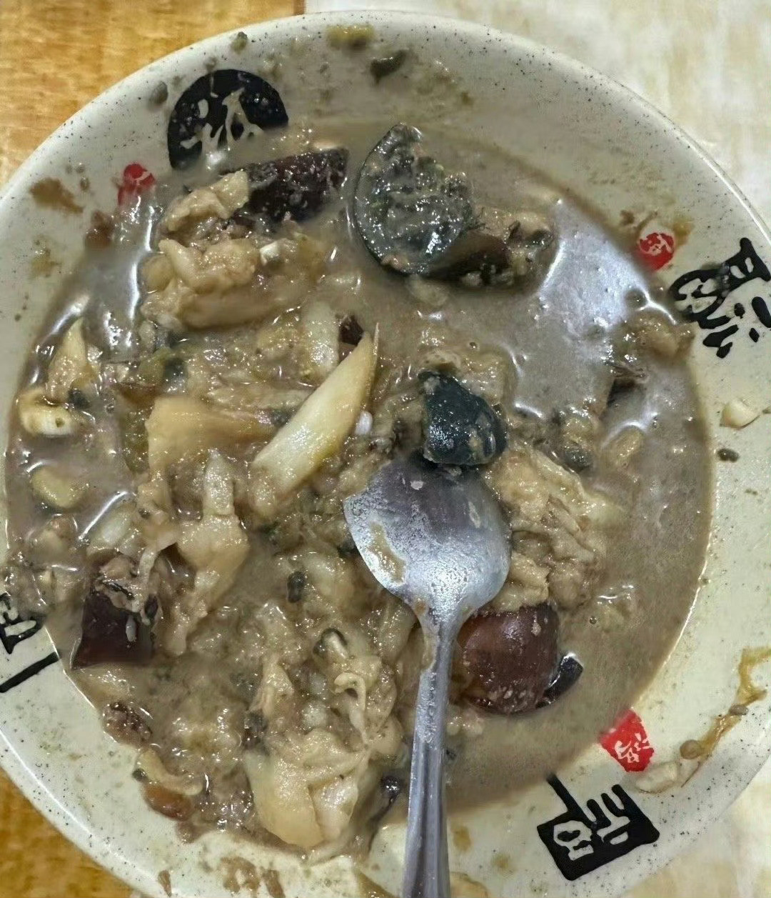 妈妈嫌我做的菜恶心，一口没吃全倒了