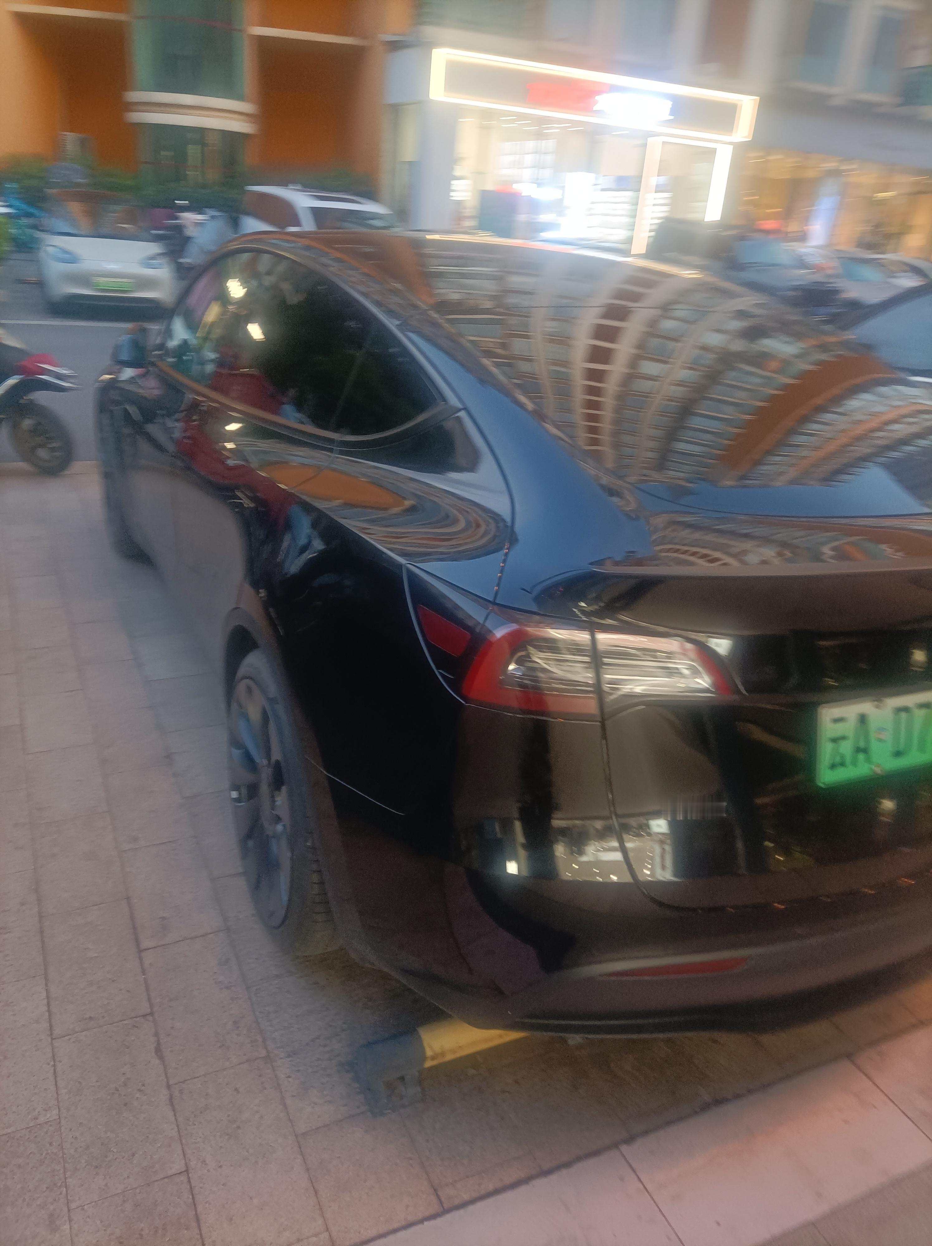 对绝大多数中年人来说，如果你的私家车一年能跑至少6000公里到1万公里，建议你