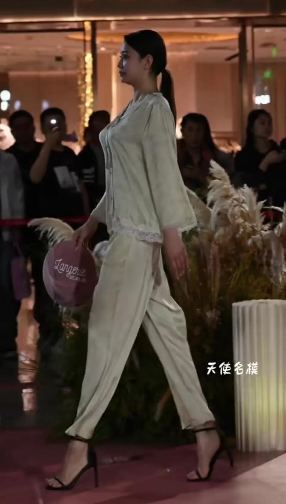 不漏的模特也挺好看！