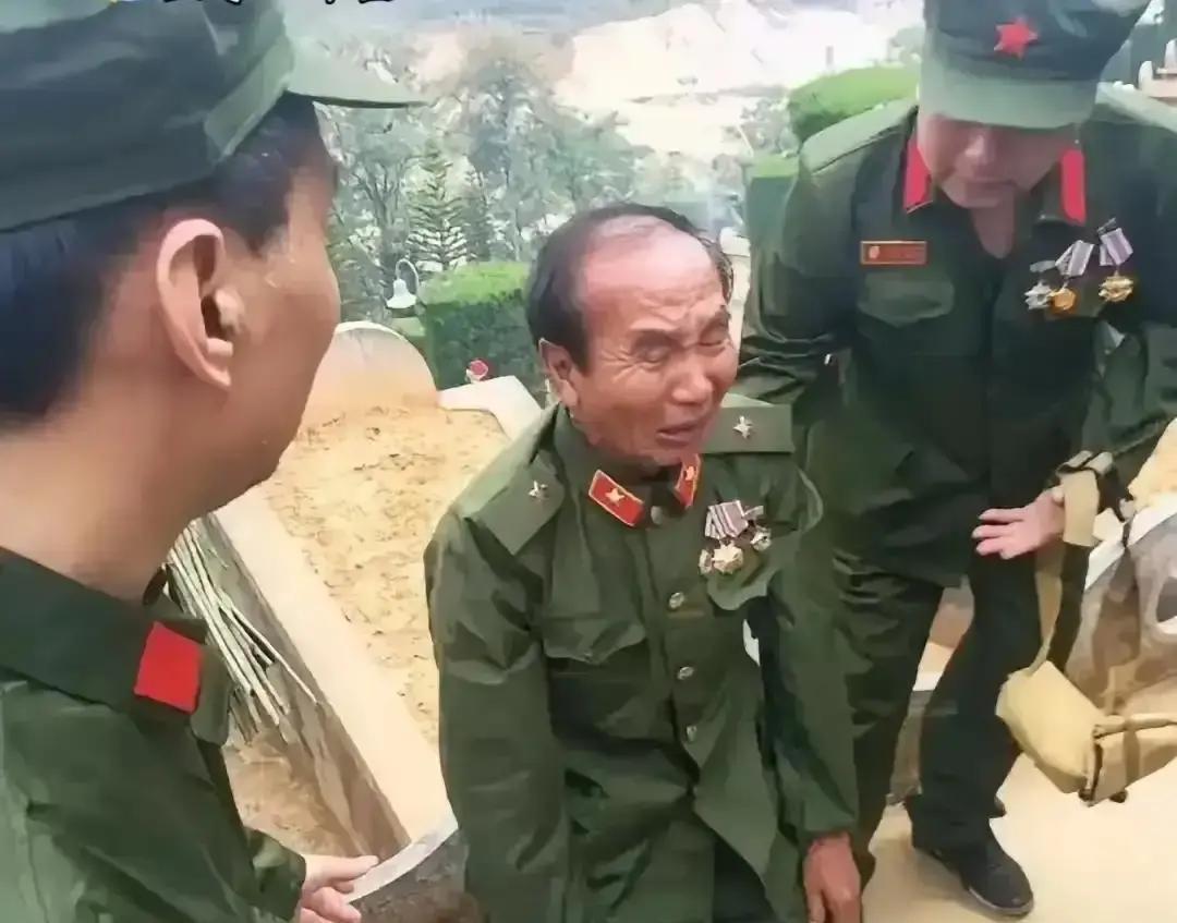 1984年老山血战，45岁副团长抗命从炮火中背出23名伤兵，刚下火线就被手铐锁住