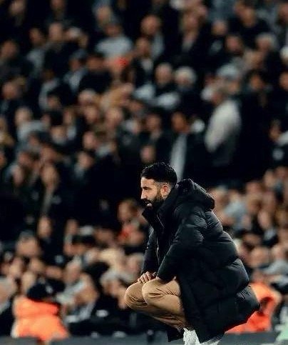 曼联解雇阿莫林后，谁能接替？目前或仅有这仨人有可能！1、穆尼里奥——弗格森之后，