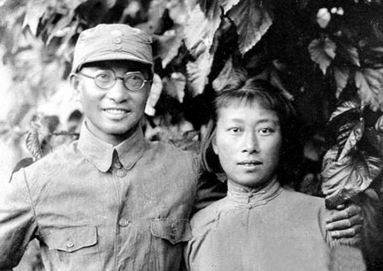 92年陈赓遗孀傅涯访台，十几辆车前来迎接，她一时不知应该上哪一辆才好？199