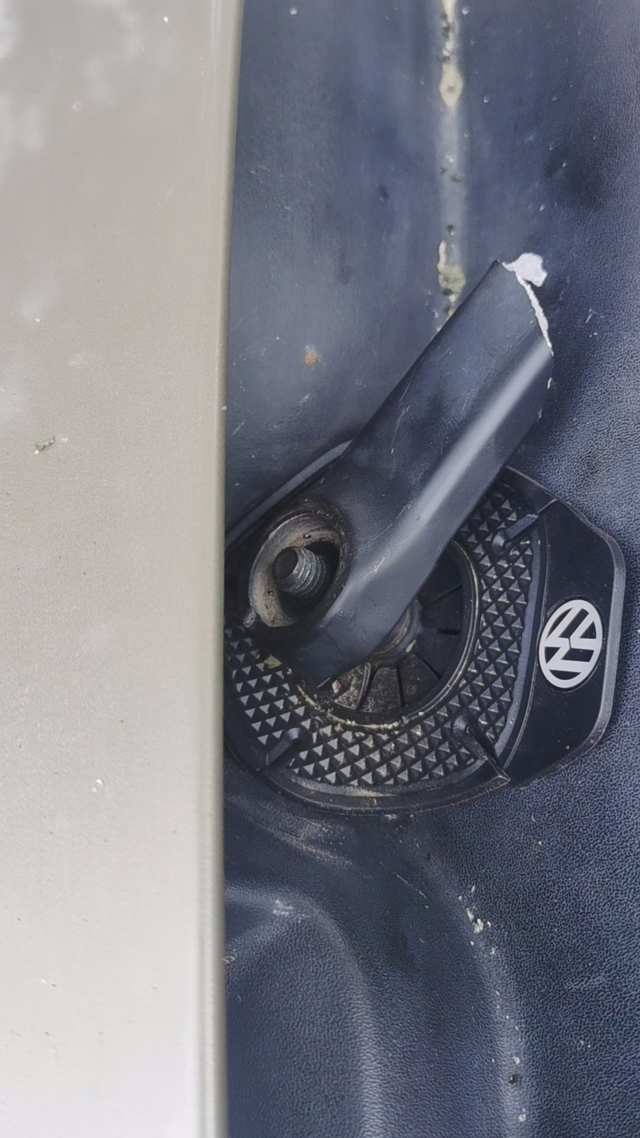 谁搞过这种无脑的事情郁闷极了事情经过：下班后，取了一个快递，清洗发动机皮带清