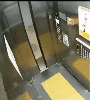 还别跟我扯什么蛇蝎心肠先看看这个美女，身材也火辣，穿的衣服还得体，是个人见人爱