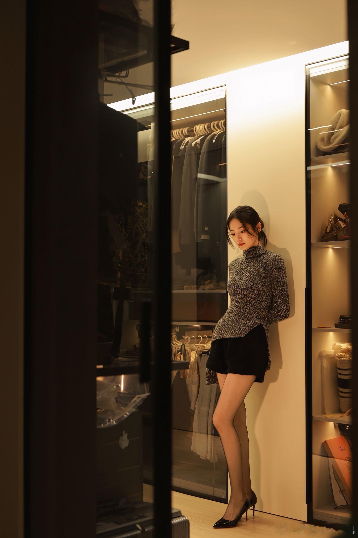 我已经好久好久的没有去想那个人，我想时间可以冲淡一切，我想时间大概还不够约拍颜