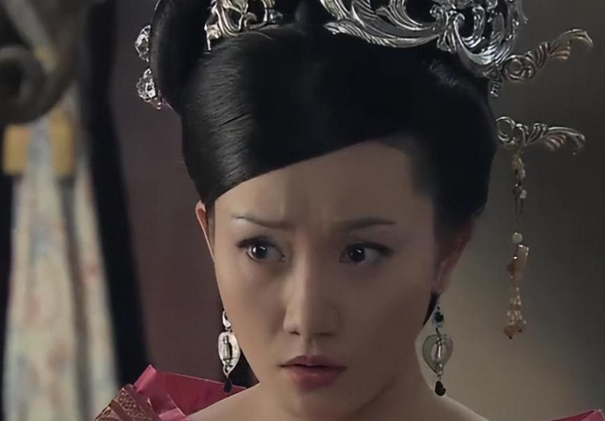 陈平为泄多年的怨气，下令将吕氏族人无论老少通通诛杀，吕后的妹妹吕媭被陈平用棍棒活